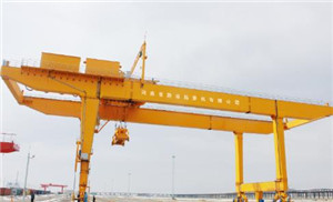 U型集装箱门式起重机