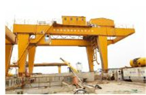 地铁用门式起重机